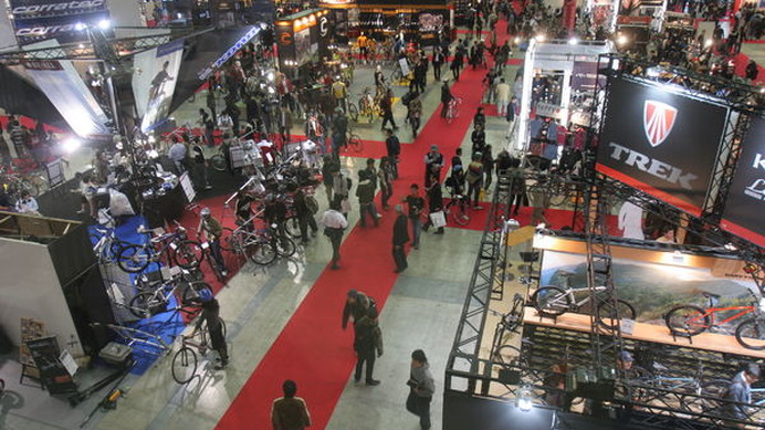　一般来場ができる日本で唯一の国際自転車展覧会、「サイクルモード・インターナショナル2007」が11月16日に千葉県千葉市の幕張メッセで東京会場として開幕した。同会場に出品された自転車は約1,400台、参加ブランド数は国内外のおよそ350ブランド。