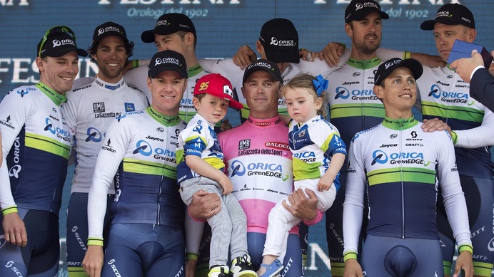 2015年ジロ・デ・イタリア第1ステージ、オリカ・グリーンエッジが優勝