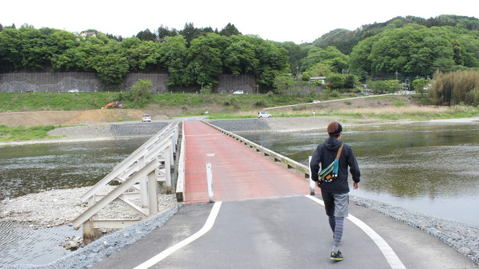 下小川駅から熊野山へ向かう途中にある平山橋。橋から眺める奥久慈の風景がたまらない。