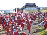 サンタクロースだらけのマラソン大会「第3回聖蹟サンタマラソン」12月13日 画像
