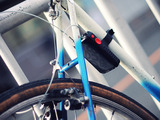自転車に固定したまま施錠できるダイヤル式ケーブルロック登場 画像