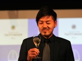 松井大輔、誕生日は妻・加藤ローサとシャンパンでお祝い…「1年また歳を取ったね」 画像