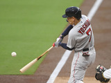 【MLB】吉田正尚、あわや7号　タティス Jr.のグラブ弾きフェン直二塁打　振り逃げで出塁も 画像