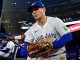 【MLB】「クレイジーだ」昨季“GG賞”中堅手が見せた前代未聞のスーパープレー？　大飛球を背走中に足がもつれて転倒、ところが…… 画像