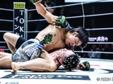 【RIZIN】「右目の上が膨らんでいる……」ヒロヤ、無慈悲の鉄槌で篠塚辰樹にTKO勝ち　左腕を封じた“圧勝劇”にスタンディングオベーション 画像
