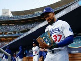 【MLB】ドジャース地元メディア、テオスカーの“ワースト級”守備に苦言「強肩パヘスを右翼手に置きたい」　攻撃面では貢献も…… 画像