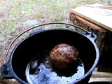 深夜に見たらいけない…ハンバーグをダッチオーブンで作る動画 画像