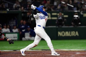 【MLB】大谷翔平、挨拶代わりの“特大アーチ”を地元紙も速報「皆さんが寝ている間に打ちました」　最強打線が1イニング3発の破壊力 画像