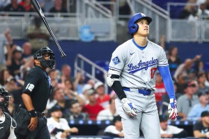 【MLB】大谷翔平が「華麗なバットフリップを披露」と公式注目　2試合連発で確信歩き、鮮やかなパフォーマンスに「アートだ」 画像