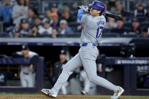 【MLB】大谷翔平、中堅フェンス直撃大飛球の“174キロ”二塁打でチャンスメーク　フリーマンの犠飛で先制点 画像