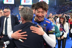 石川祐希、CL優勝を髙橋藍が祝福「帰ってきたらお寿司奢ってもらお！」　日本男子初の“快挙”にお祝いの声続々 画像