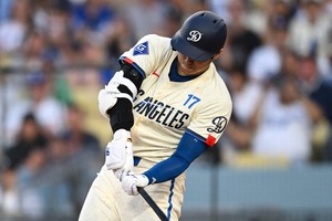 【MLB】大谷翔平、巧みな左安打で今季19度目のマルチ達成　ド軍の大量リードに貢献、23号で月間最多本塁打更新 画像