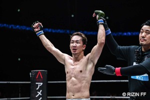 「超RIZIN.4」でリベンジ成功の朝倉未来が復帰後235位→36位→24位と“大躍進”　クレベル34位、YA-MAN99位｜世界フェザー級ランキング（2025年7月28日時点） 画像