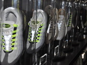 ナイキ、エア マックス 95の希少種、1996年ブラックレザー「AIR TOTAL MAX」など圧巻の展示 画像