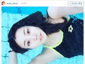 元シンクロ日本代表・青木愛、プールでぷかぷかしながらパシャリ 画像