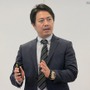 ソフトバンクロボティクス 代表取締役社長の冨澤文秀氏は「AndroidのSDKでPepperのアプリケーションを直接作成できるようになる」と紹介した