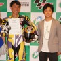 写真左から、お笑い芸人のチュートリアル福田充徳さん、元Moto GPライダーの中野真矢氏