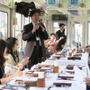 叡山電鉄は恒例となった『えいでん日本酒電車』を今年も運行する。写真は2016年の『日本酒電車』の様子。