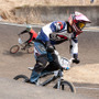 　BMXジャパンシリーズが静岡県伊豆市の日本サイクルスポーツセンターBMXコースで3月28日に開幕し、昨年までのスーパークラスから名称を改めた最高峰のエリートクラスで藤原海渡（MBK・OGK・ドラゴン）が優勝した。同会場のビッグイベント「サイクリングジャム’10」の