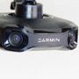 本機の最大の特徴である2台のカメラ。レンズは外側に45度くらいの角度をつけて搭載されている。