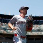 【MLB】26歳外野手が打球を“蹴り上げ”捕球するスーパープレーを披露　リプレーを見た実況が絶叫「ハッキーサックだ！」