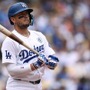 【MLB】「なんて劇的！」“執念のダイブ”でドジャースに2連勝を引き寄せた……身を挺したプレーに現地実況が感嘆、ファンから称賛も「試合の流れを変えた」