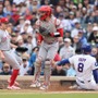 【MLB】「リトルリーグかよ」ファンも憤慨、レッズ捕手が犯した“とんでもない凡ミス”　無死満塁、三塁手がゴロでベースを踏んで本塁送球も……