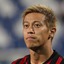 本田圭佑、長友佑都の自宅で食事…専属シェフと3ショット「噛みしめたみたいです。笑」 画像