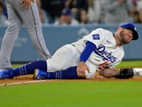【MLB】IL入りのド軍マンシー、負傷した瞬間思ったことは……「クソ、余計なことを考えさせてしまった」3000K目前のカーショーを気遣う