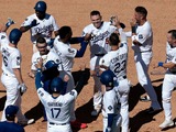 【MLB】崖っぷち救った、フリーマンの値千金逆転サヨナラ適時打　大谷翔平が歓喜の生還「とにかくホームまで全力で行こうと」