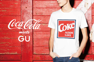 「コカ・コーラ」×「g.u.（ジーユー）」、懐かしいロゴをデザインしたアイテムを発売