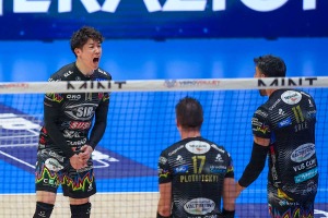 石川祐希、“要所で得点”挙げフルセットの激闘制す 開幕2連勝のペルージャ公式も称賛「イシカワが粘り強く攻めた」