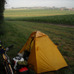 フランスは広大な牧草地が随所にあり、キャンプ場でなくても寝られる