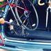 自転車2台の固定と車内の整理ができる「インカーサイクルペアキャリア」発売
