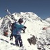 コース設定のない雪山を一気に滑降するフリーライドワールドツアー…華麗なテクニック