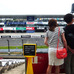 鈴鹿サーキットでブライダルフェアを開催。参加したカップルたちは、国際レーシングコースやVIP席が“挙式会場”となる場面を想像しながら見学していた（三重県鈴鹿市・鈴鹿サーキット、2015年6月14日）