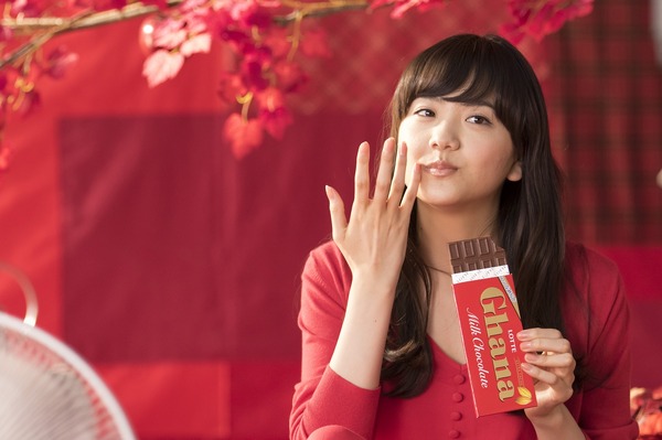 土屋太鳳 松井愛莉 広瀬すず ロッテ ガーナミルクチョコレート新cmメイキング画像 6枚目の写真 画像 Cycle やわらかスポーツ情報サイト