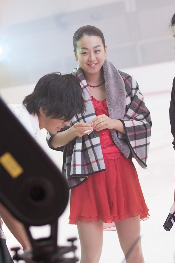浅田真央＆羽生結弦、2人の自分を演じる…ガーナミルク