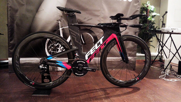 Felt B14 トライアスロンバイク Zippホイール付き Felt B14 トライアスロンバイク Zippホイール付き 【公式通販】