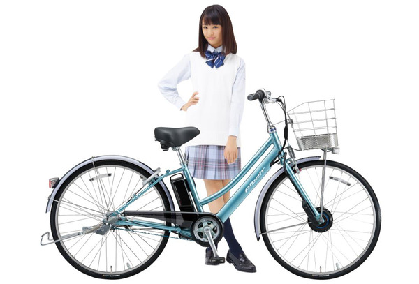 ブリヂストンサイクルの通学用電動アシスト自転車「アルベルトe」2016
