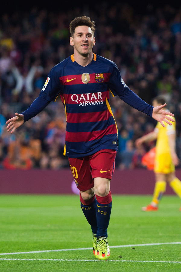 リオネル・メッシ、リーガ連覇は「自分たち次第で手に入れられる」 2枚