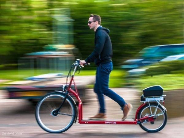 ルームランナーの時代は終わった。歩く電動バイクで街を散歩しよう 
