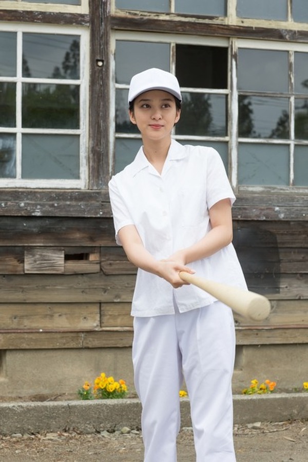 武井咲、夏目雅子が演じた駒子先生を熱演！ 「瀬戸内少年野球団」 3枚