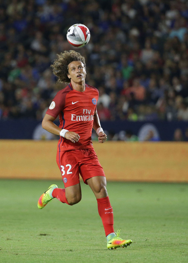 ダビド・ルイス、チェルシー復帰…3年契約で合意「コンテのもとで成功