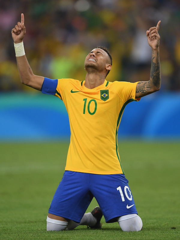 ネイマールさん専用　M ネイマール、マルセロらブラジル代表選手とダンス披露 2枚目の写真