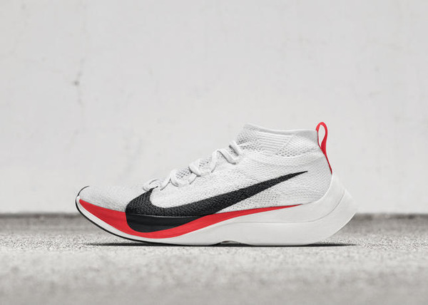 【新品未使用】NIKEズームヴェイパーフライ4即日発送27.0 楽天市場】ズーム ヴェイパーフライ 4%（靴サイズ（cm）27.5）の通販