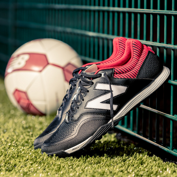 ニューバランス、フットサルシューズ「AUDAZO」新モデル発売 7枚