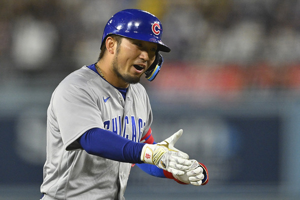 【mlb】鈴木誠也、“背番号27”の憧れトラウトと初対面で談笑 入団会見での「アイ・ラブ・ユー」発言が話題 1枚目の写真・画像 Cycle やわらかスポーツ情報サイト