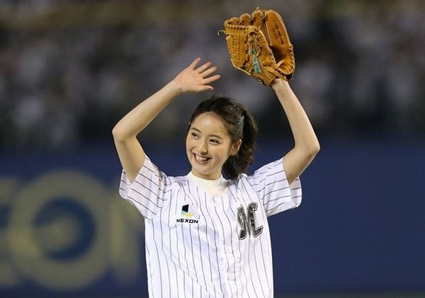 佐々木希 タレント 女優 直筆 サイン 始球式 【公式通販】