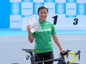 ちゃりん娘所属の太郎田水桜、シマノ鈴鹿ロードレースでWINNERジャージ獲得 画像